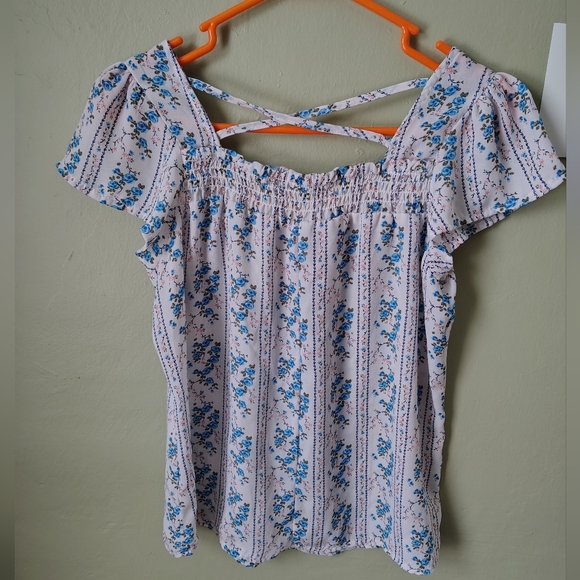 No Boundaries Women's Medium Floral Short-sleeve Blouse Criss Cross Back - Picture 4 of 7